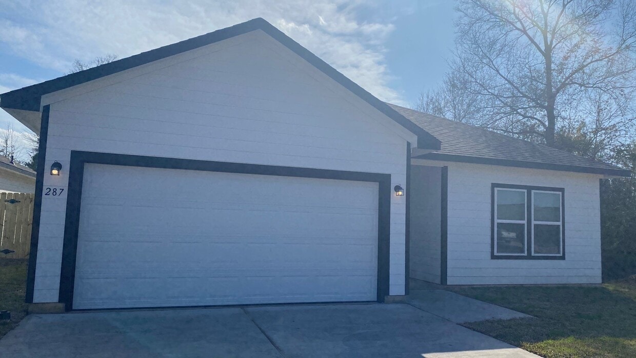 Primary Photo - 287 Rd 5102