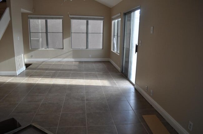 Building Photo - 1912 Joliet Cir