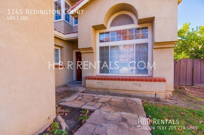 Building Photo - Move in Ready Beautiful 4 Bed Home in Trac...