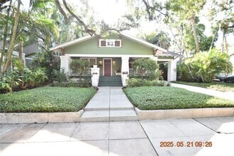 Building Photo - 810 S Packwood Ave