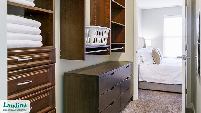 Foto del edificio - 335 W 9th St