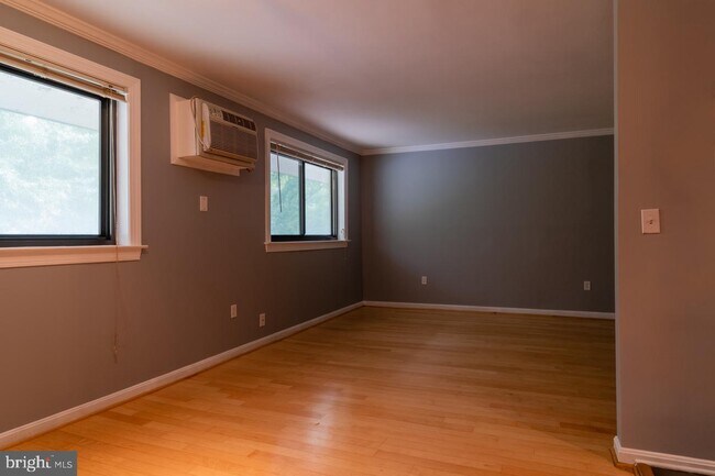 Foto del edificio - 3107 Naylor Rd SE