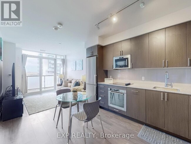Photo du bâtiment - 2550-2550 Simcoe St N
