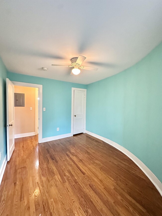 Building Photo - 204 Washington St