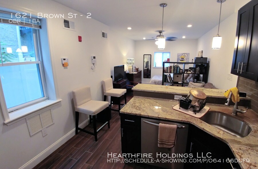 Primary Photo - $1100 - STUDIO - Francisville - PARKING