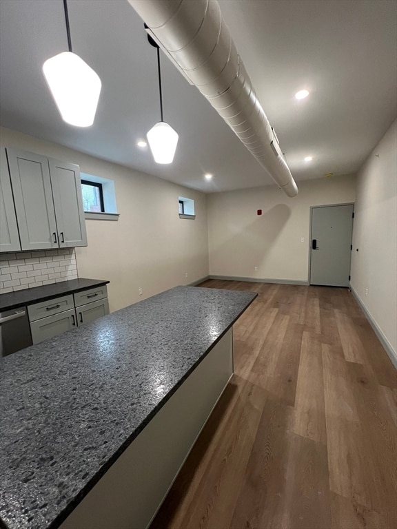 Building Photo - 160 Seabury St