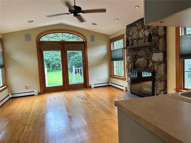 Foto del edificio - 80 Brookwood Rd