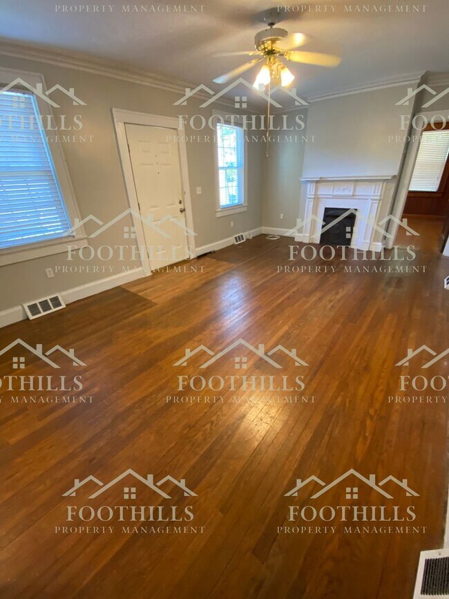 Foto del edificio - 4 Bedroom House Near Anderson University