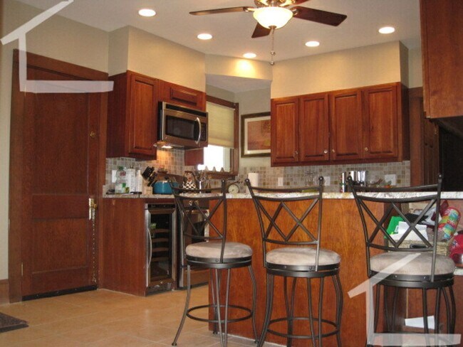 Building Photo - Large Renovated Unit in Lower Allston