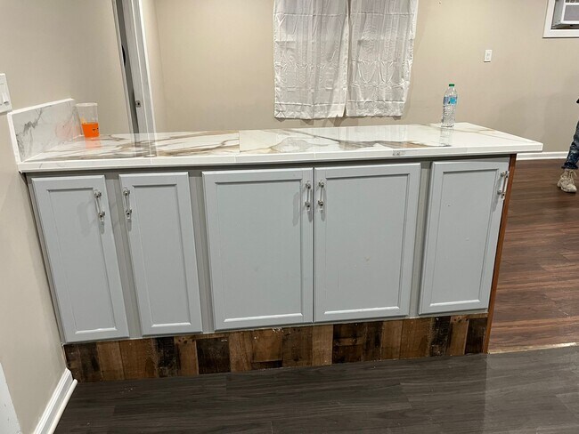 Foto del edificio - 2299 Tuxedo St