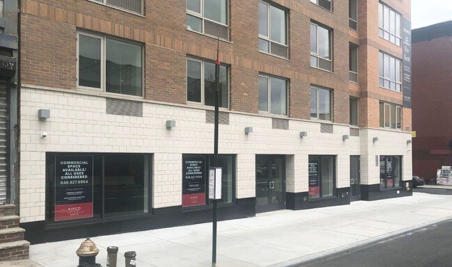 Building Photo - 885 Grand St