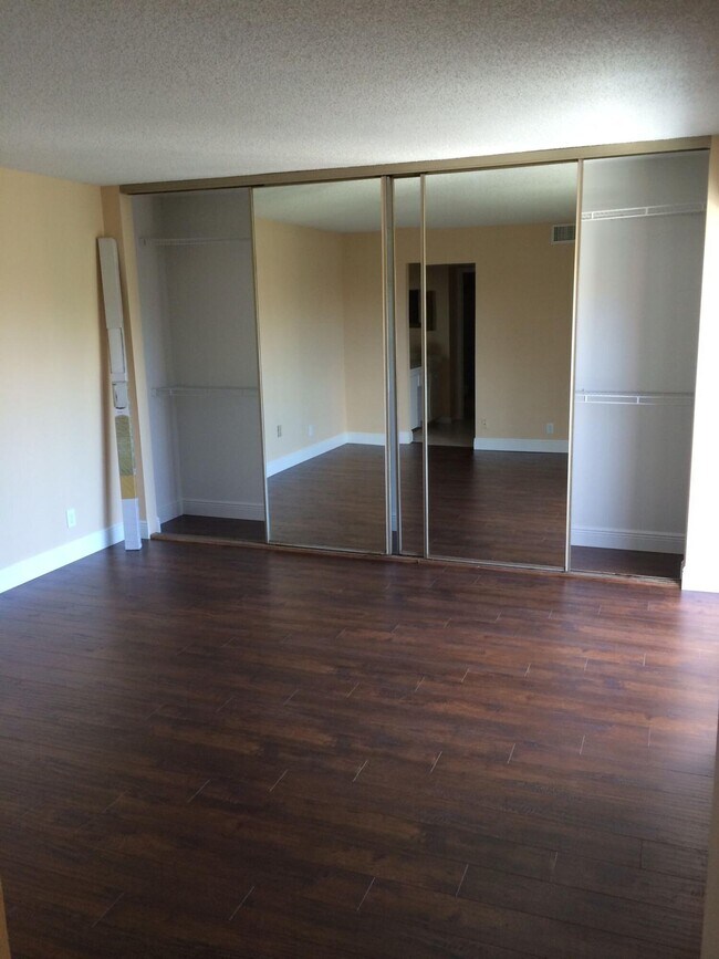 Foto del edificio - 2160 White Pine Cir
