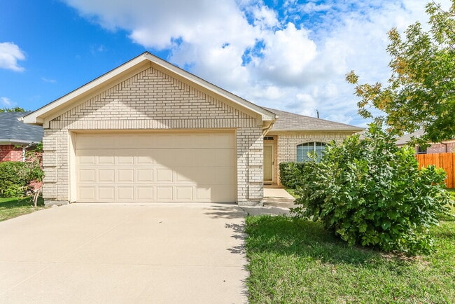 Building Photo - 6705 W Lynn Creek Dr