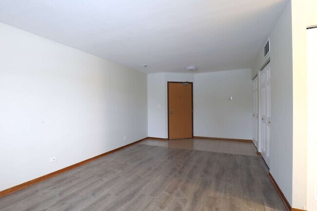 Building Photo - 48 N Victoria Ln