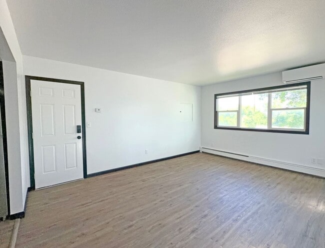 Building Photo - 601 6th Ave SW