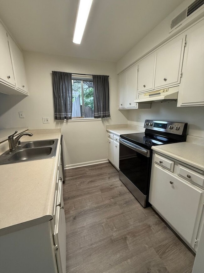 Building Photo - 615 Rancheria Dr