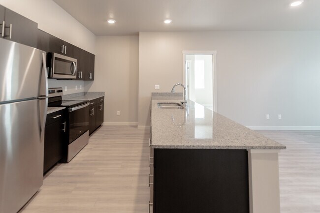 Building Photo - Lakemont Ridge