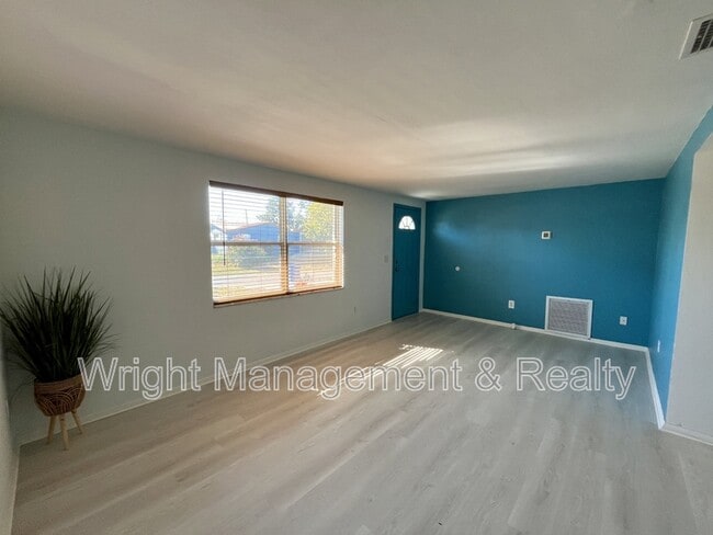 Building Photo - 3907 Luma Dr