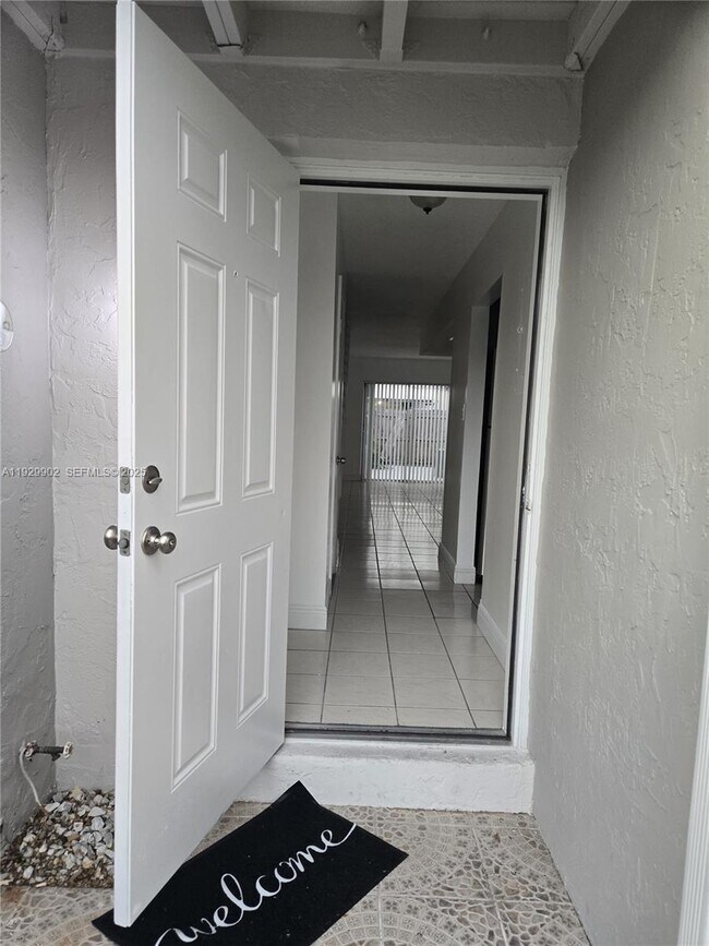 Foto del edificio - 8054 SW 150th Ave