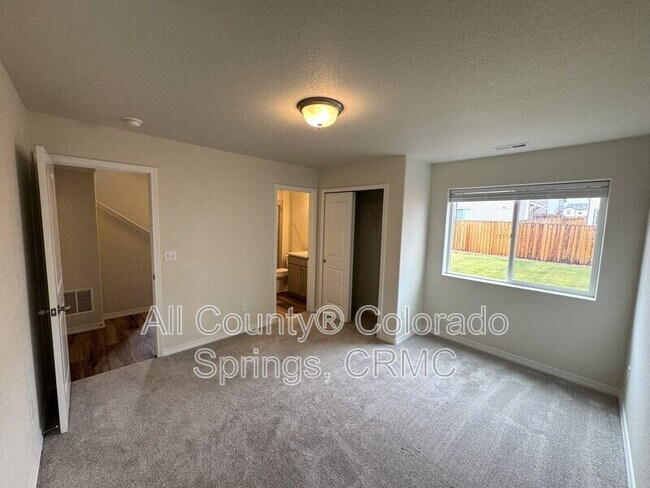 Foto del edificio - 8082 Jayla Trl