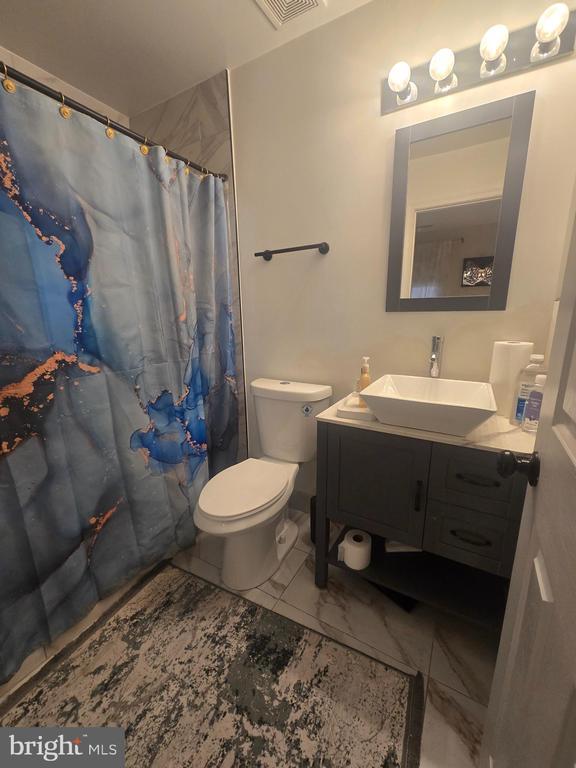 Building Photo - 11044 Birchtree Ln