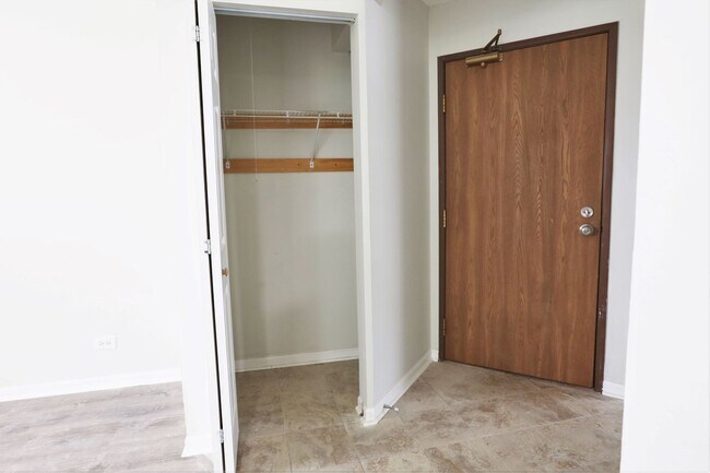Building Photo - 20 Gant Cir