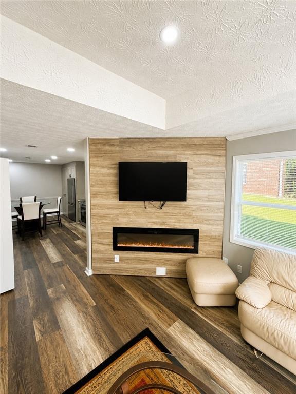 Foto del edificio - 1116 Summer Brook Rd