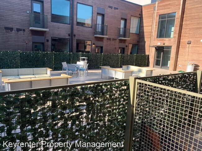 Foto del edificio - Studio, 1 bath House - 1800 E. 4th St #225