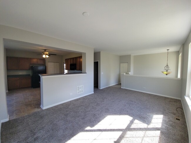 Building Photo - 859 Summit Creek Dr