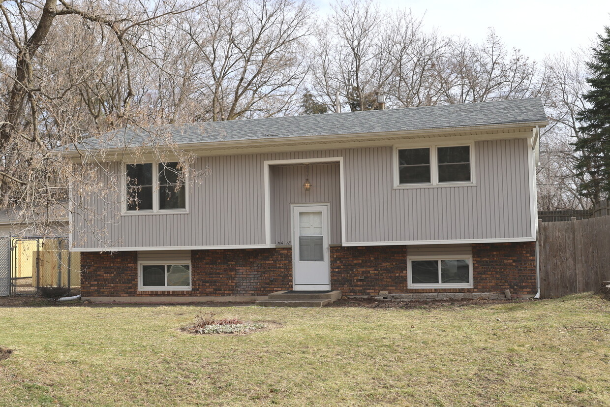 Primary Photo - 5412 E Wonder Lake Rd