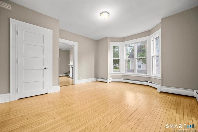 Building Photo - 49 Atwater Ave