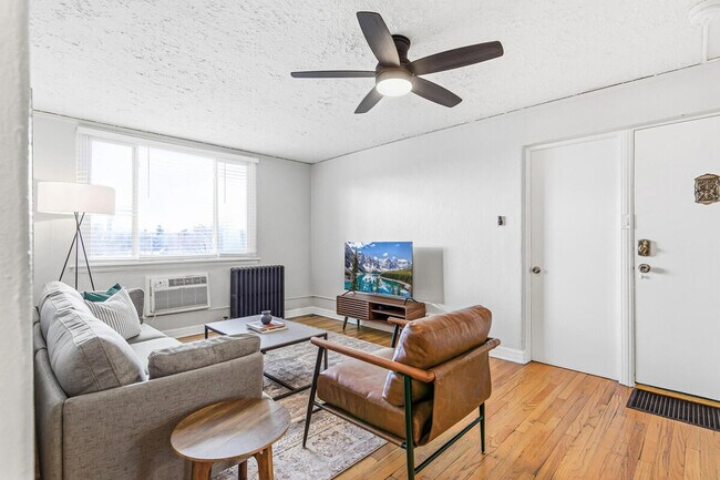 Foto del edificio - 1666 Detroit St