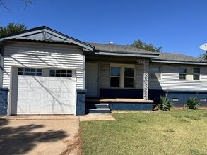 Building Photo - 605 SE 72nd St