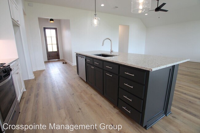 Building Photo - 4 br, 2 bath House - 1552 Nate Circle