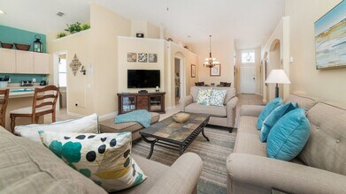 Building Photo - 8137 Sun Palm Dr