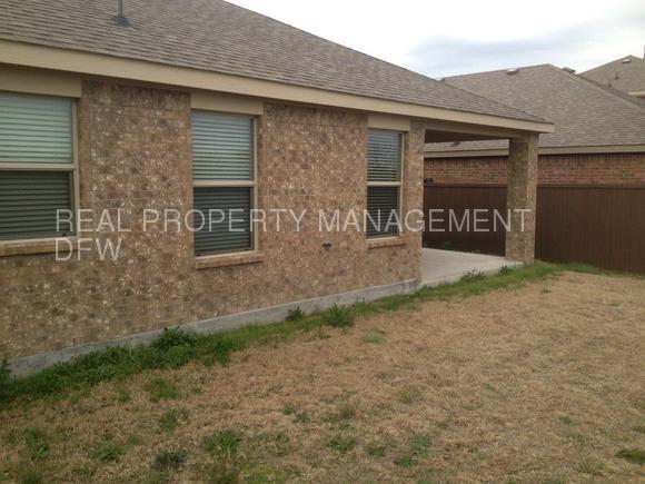 Building Photo - 1114 Bexar Ave