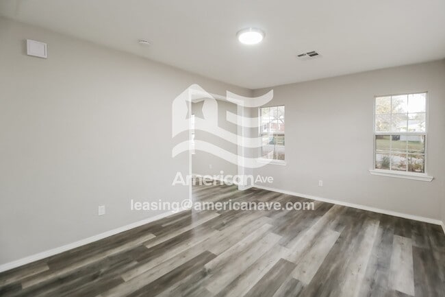 Building Photo - 2017 Miramar Blvd