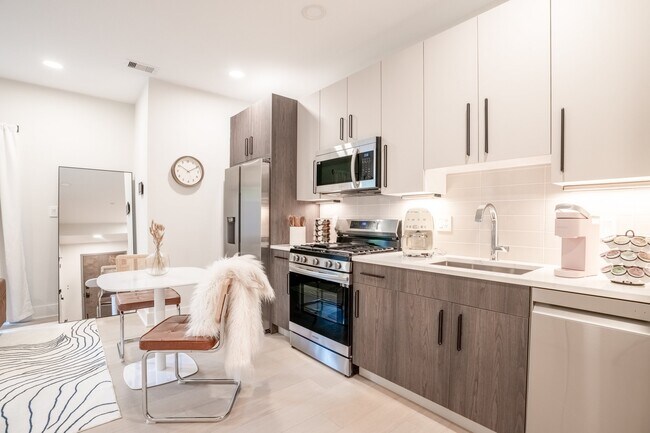 Foto del edificio - 3934 14th St NW