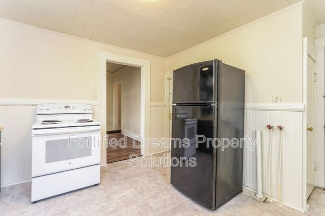 Foto del edificio - 2230 Greenway Ave NW