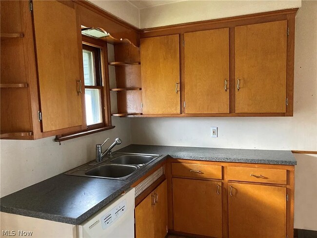 Foto del edificio - 364 E 330th St