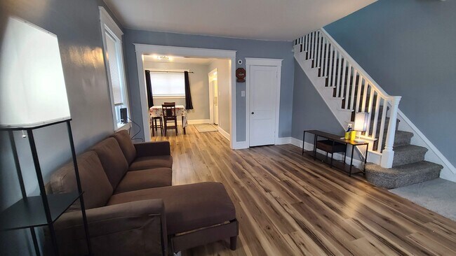 Foto del edificio - 210 Long Ln