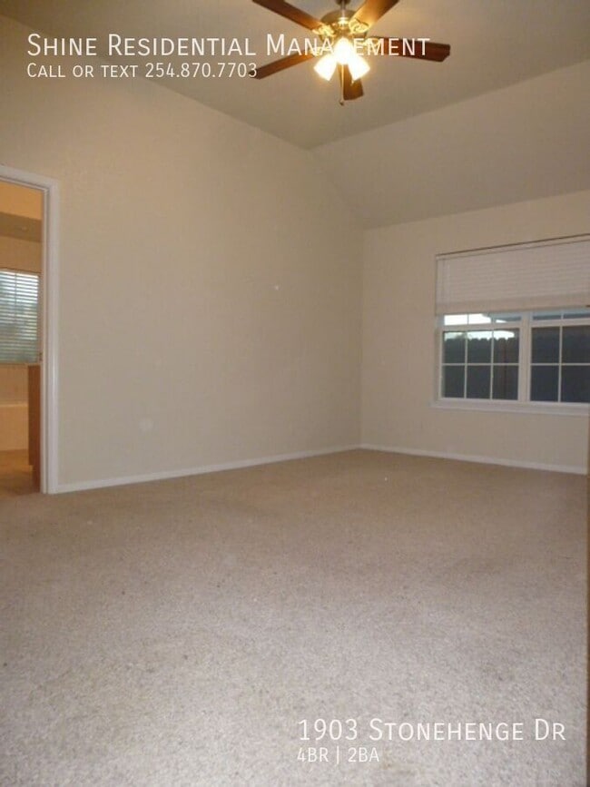 Building Photo - 1903 Stonehenge Dr