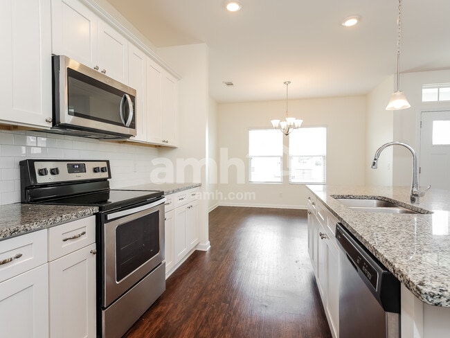 Building Photo - 311 Dogwood Cir