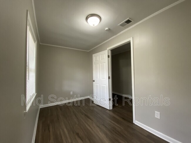 Foto del edificio - 2568 Quail Ave