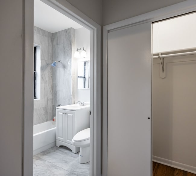 Foto del edificio - 7715 N Marshfield Ave