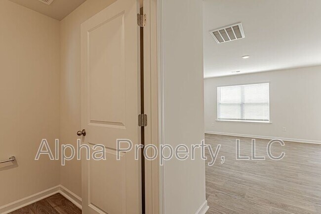 Building Photo - 1429 S Cardiff Trl