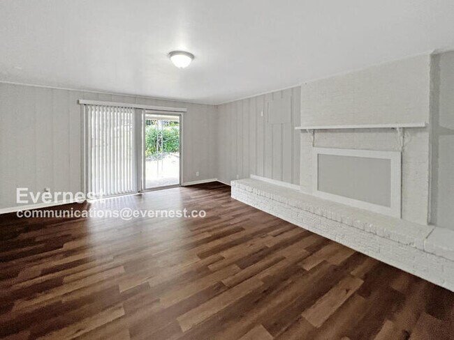 Foto del edificio - 236 13th Ave NW