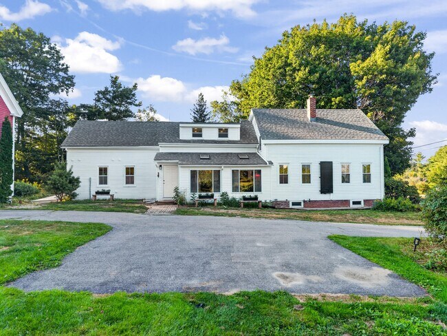 Foto del edificio - 464 Gray Rd
