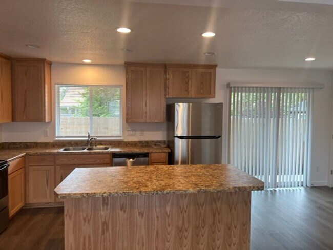 Foto del edificio - 1106-1108 W 11TH