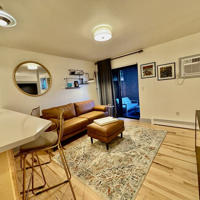 Foto del edificio - 1833 N Williams St